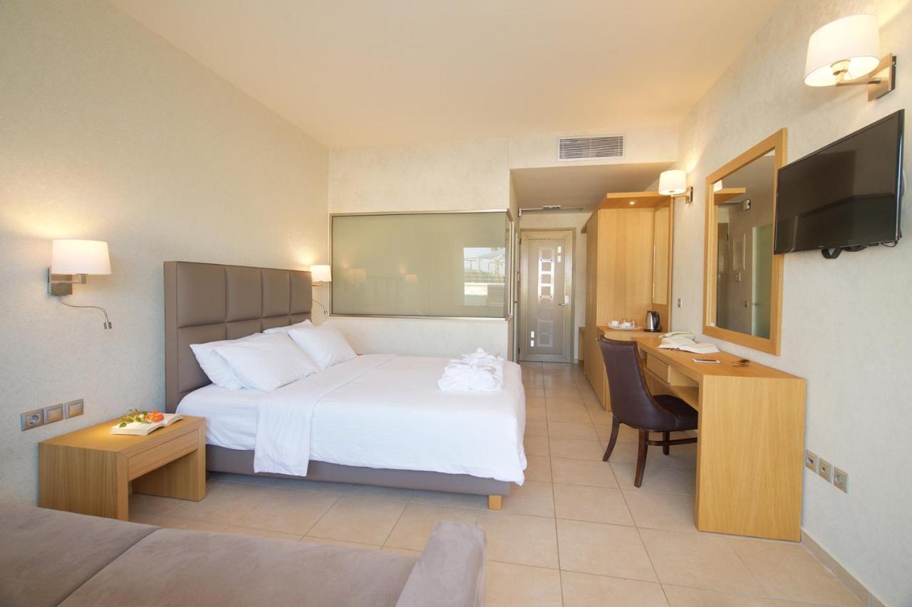 Ionian Emerald Resort Karavomylos Ruang foto